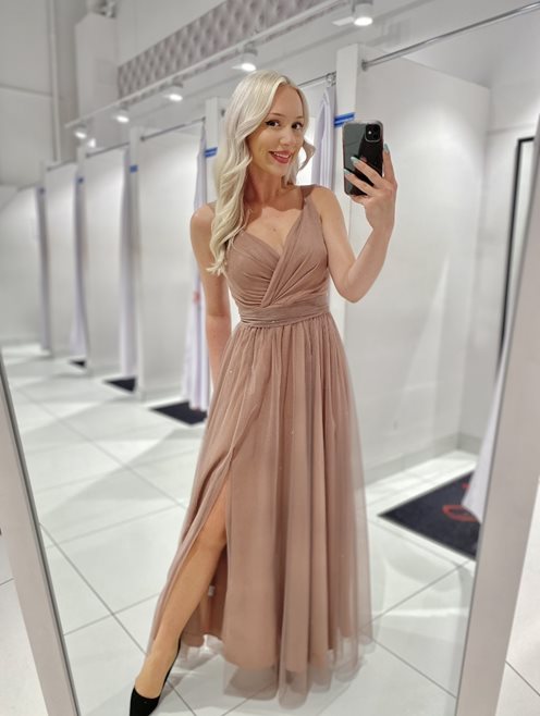 Sukienka długa prosta z tiulem błysk złota