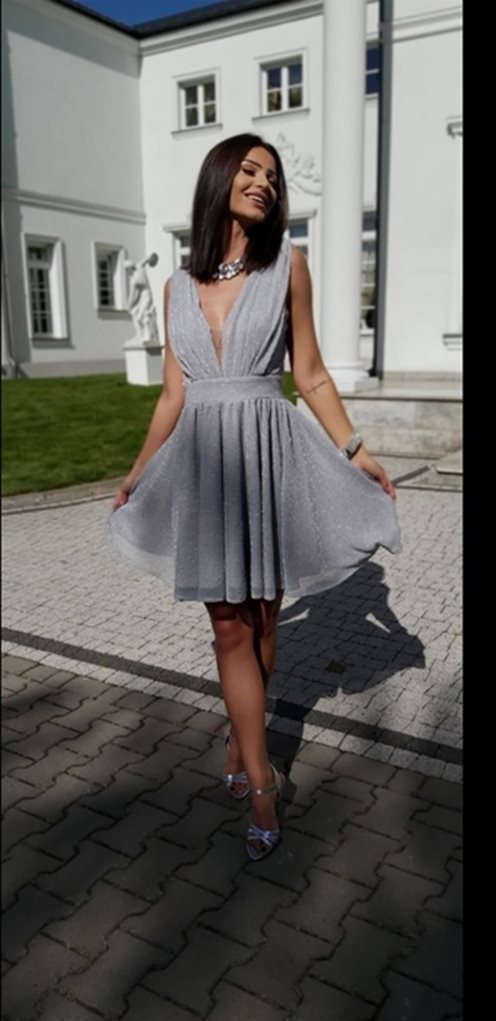 Sukienka krótka karbowana srebrna