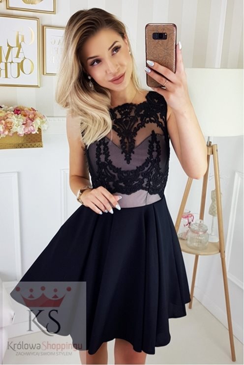 Sukienka dekolt na plecach gładki dół czarny