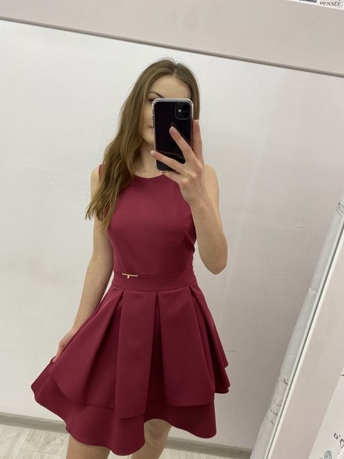 Sukienka falbankowa bordo