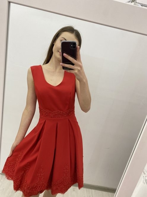 Sukienka koronkowy pas czerwony