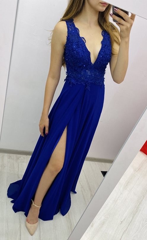 Długa sukienka z wycięciem v chaber