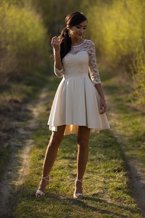 Sukienka koronkowy rękawek asymetryczna beż