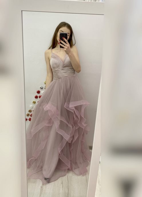 Długa sukienka rozłożysty ozdobny dół wrzos