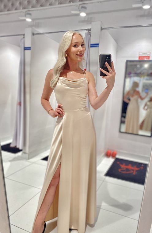 Sukienka długa satynowa wiązana krem