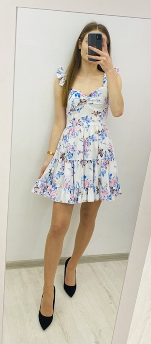 sukienka krótka w kwiaty ramiączka falbanka błękit