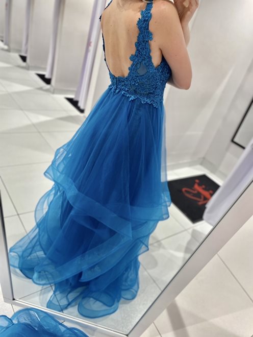 Długa sukienka tiul falbany na ramiączkach turkus