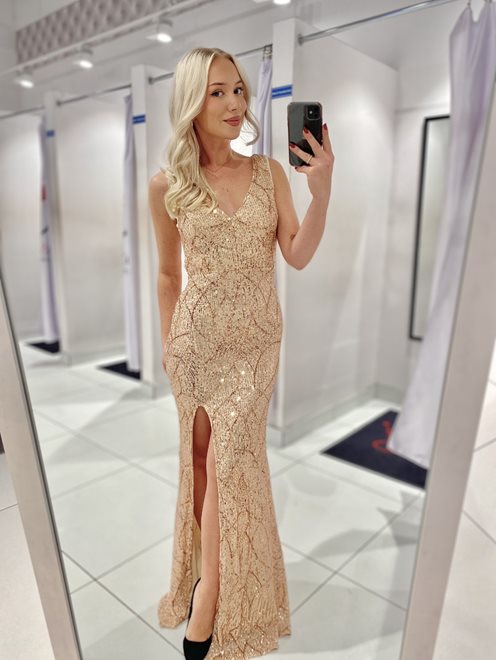 Sukienka długa syrenka cekiny plecy korale orzech