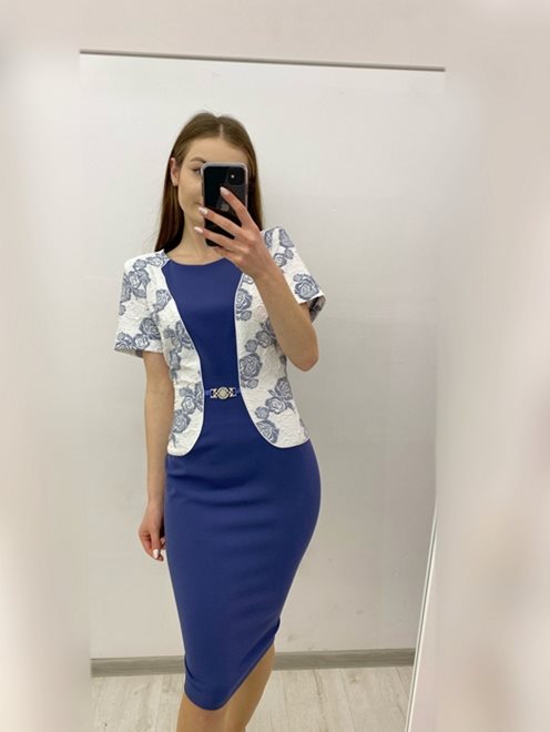 Sukienka z aplikacją i rękawem granat