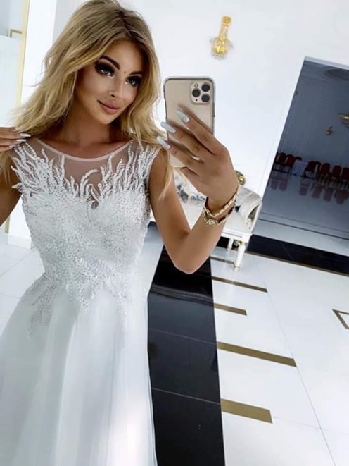 Sukienka długa tiul góra i plecy kryształki biała