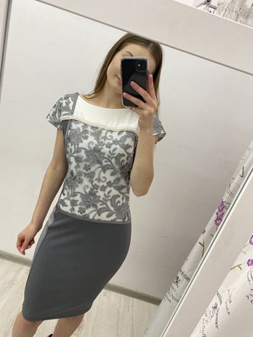 Sukienka kwiaty  ozdobne odcięcie z perełkami