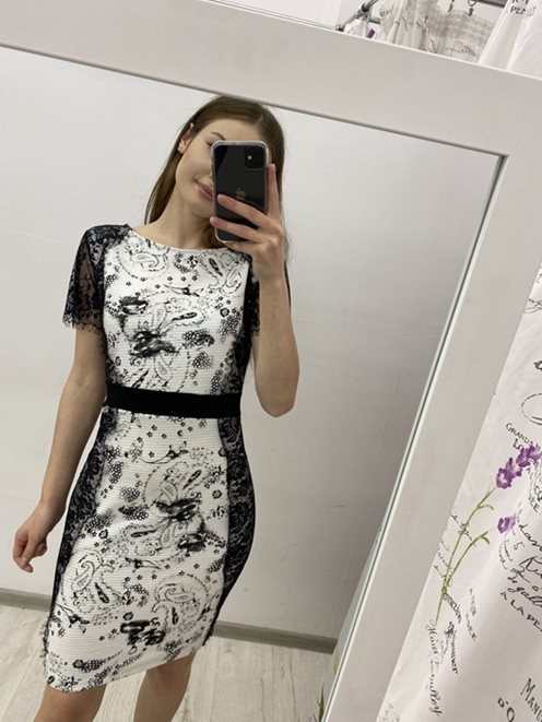 Sukienka ołówkowa koronkowy rękaw pas kwiaty