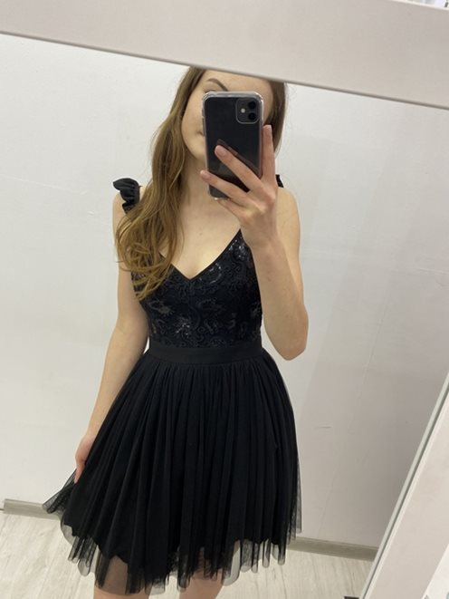 Krótka sukienka falbana ramiączka tiul czarny