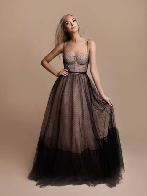 Sukienka długa gorset i odkryte plecy