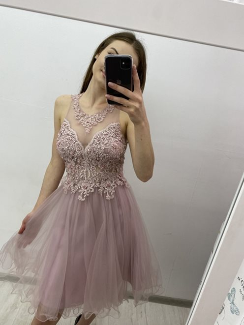 Krótka sukienka tiulowa kwiaty brudny róż