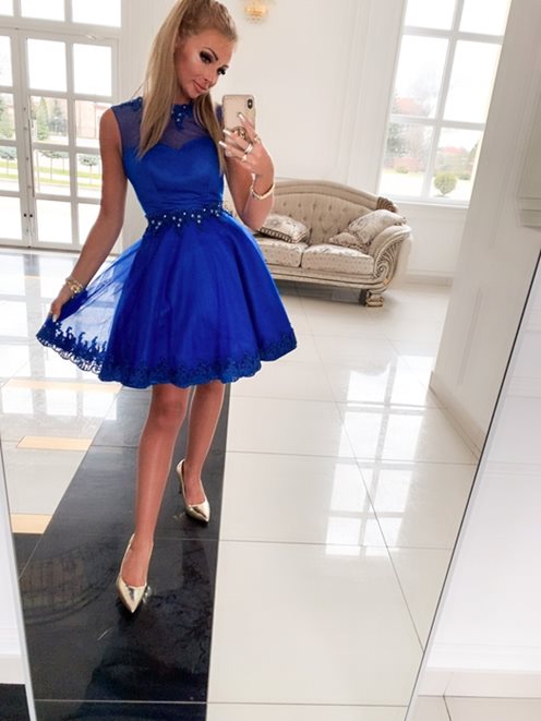 Sukienka krótka rozkloszowana koronka chaber