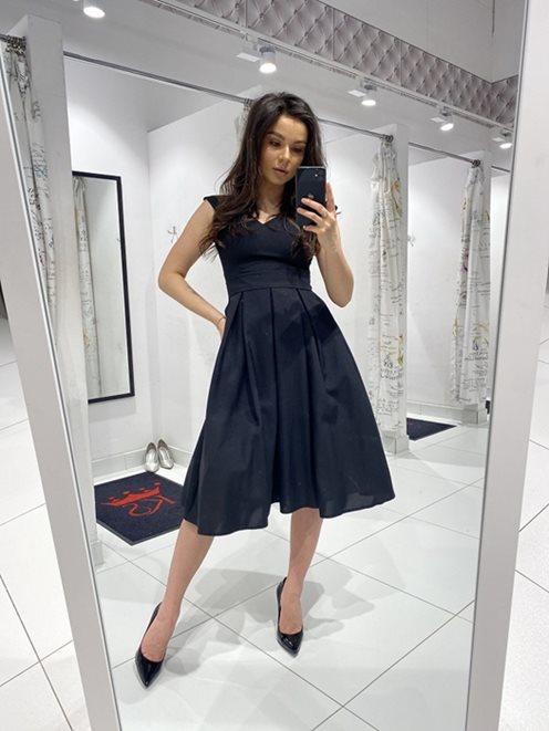 Sukienka midi z kieszeniami gładka czarny