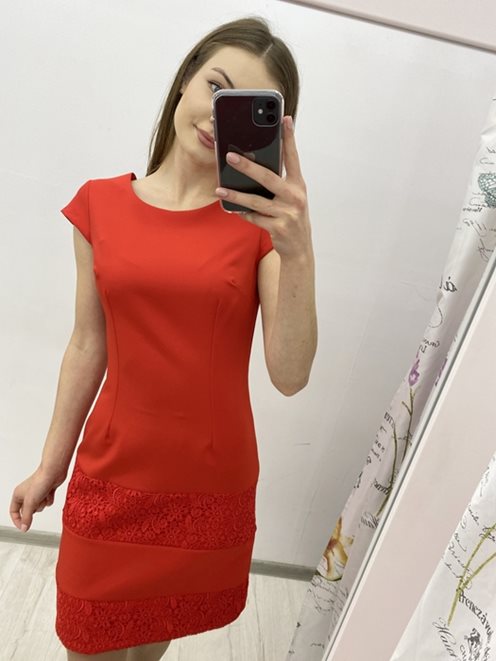 Sukienka z koronką czerwony
