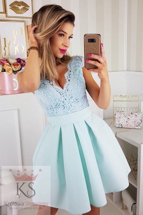 Sukienka z motylkiem mięta