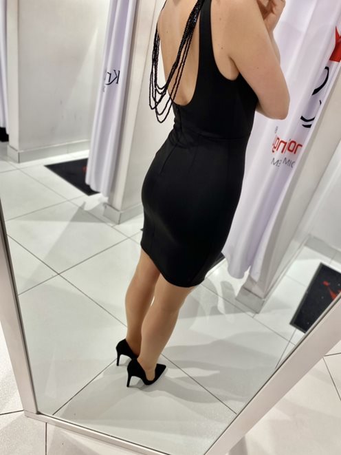 Sukienka krótka dopasowana z kokardkami czarna