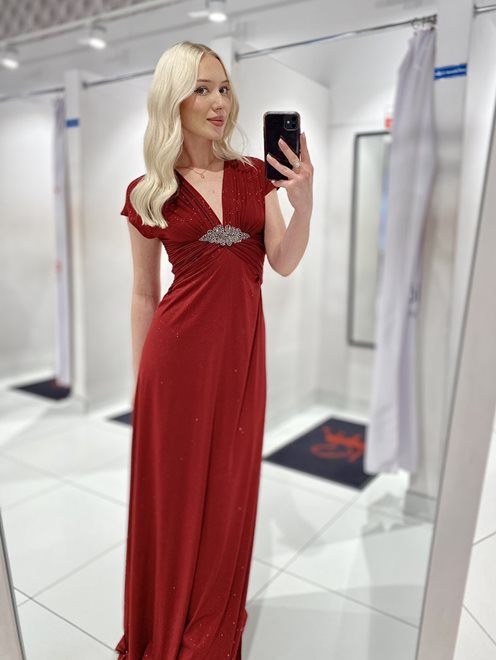 Sukienka długa ze zdobieniem w pasie bordo