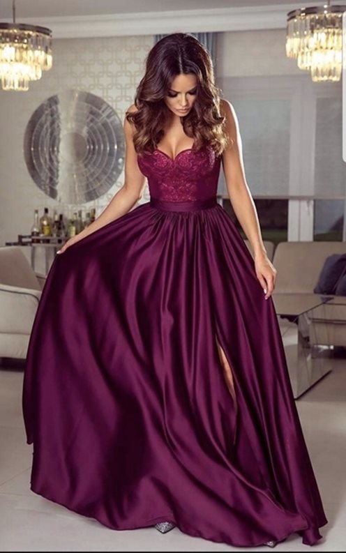 Długa sukienka na cienkich ramiączkach fiolet