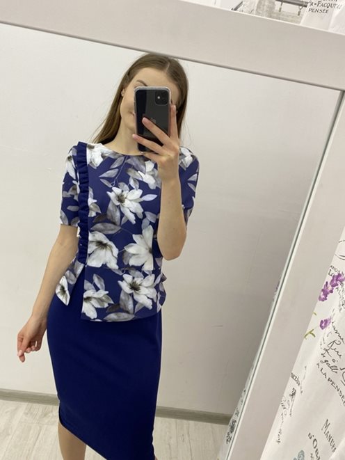 Sukienka wzorzysta rękawek baskinka kwiaty granat