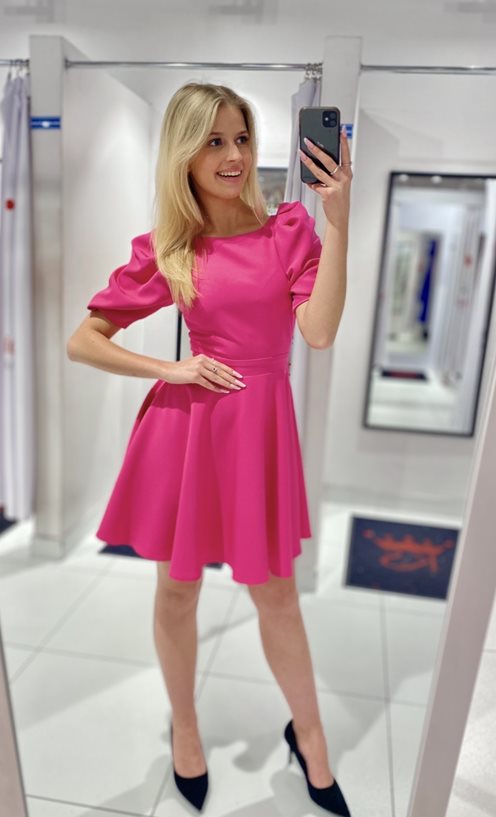 Sukienka krótka rozkloszowana tył wycięcie magenta