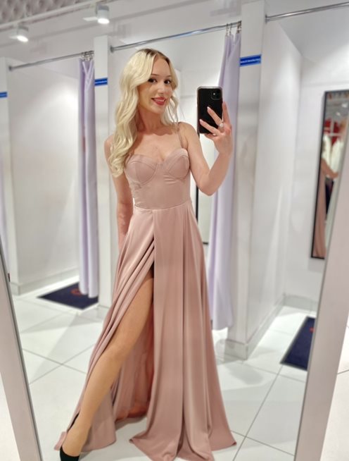 Sukienka długa z gorsetową górą róż