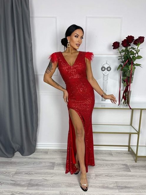 Sukienka długa cekinowa z piórkami czerwień