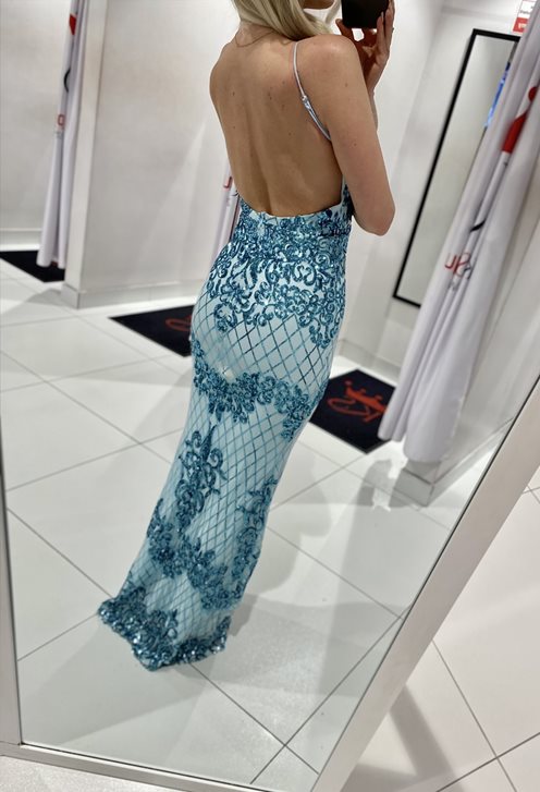 Sukienka cekinowa wycięte plecy błękit