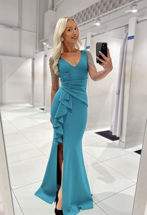 sukienka długa koraliki  ramiona chłodna zieleń