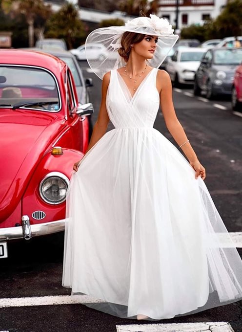 Sukienka długa tiulowa grube ramiączka biała