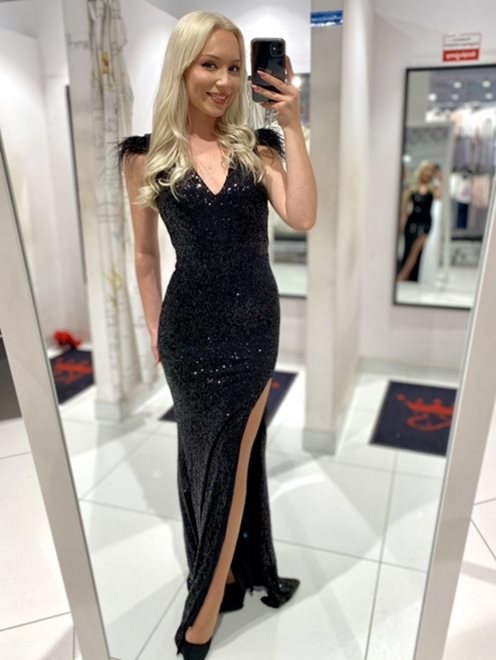 Sukienka długa cekinowa z piórkami czarna