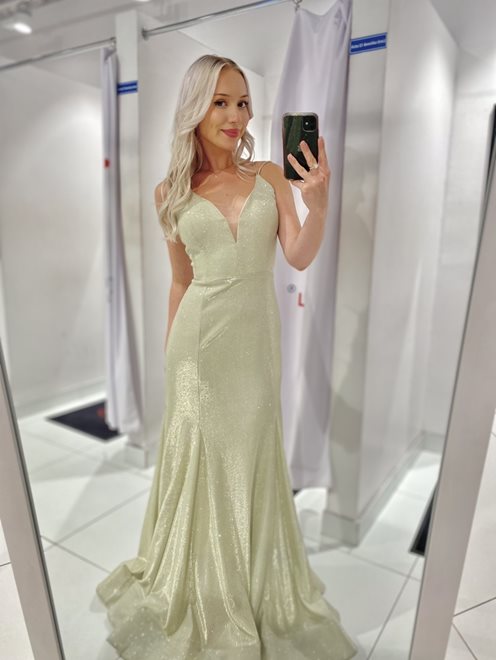 Sukienka długa o kroju rybki z brokatem srebro