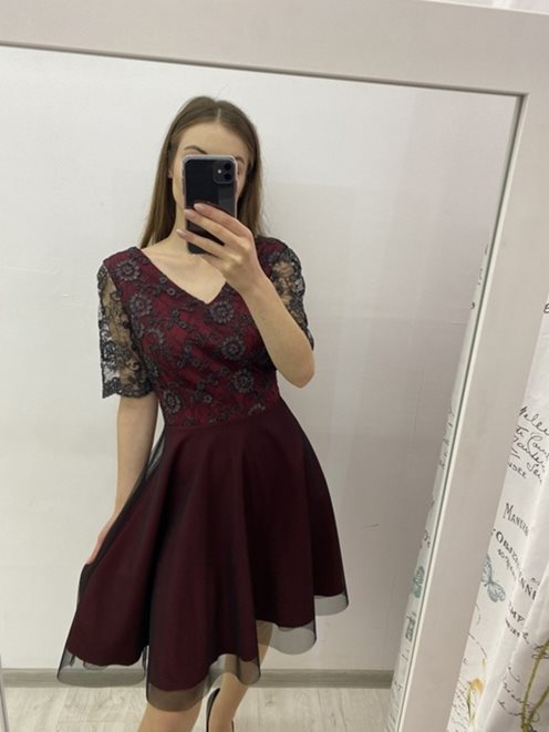 Sukienka tiul długi rękaw bordo