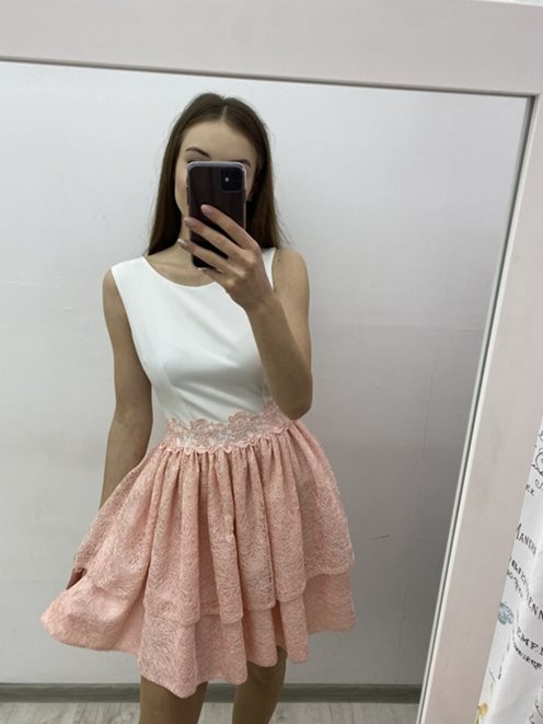 Sukienka rozkloszowana siatka róż