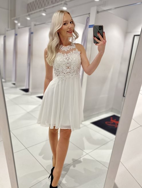 Krótka sukienka zabudowany przód biała