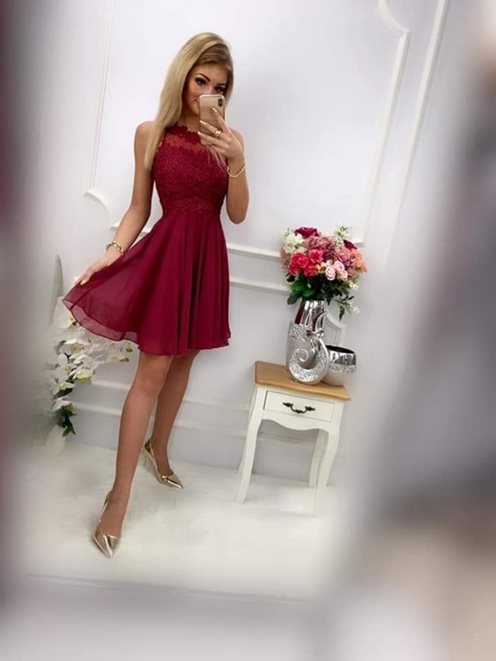 Krótka sukienka zabudowany przód bordowa