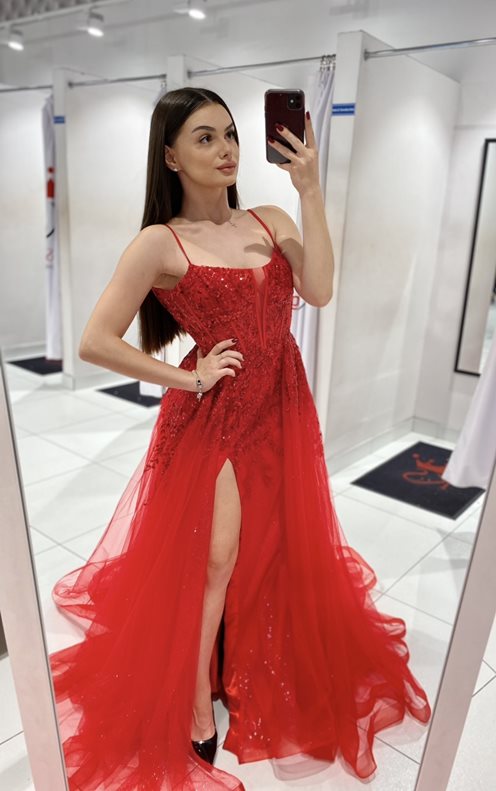 Sukienka długa zdobiona koronką brokatem czerwień