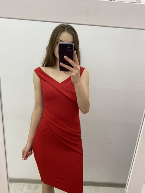 Krótka sukienka dopasowana baskinka czerwona