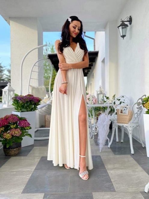 Długa sukienka fala dekolt brokat ecru