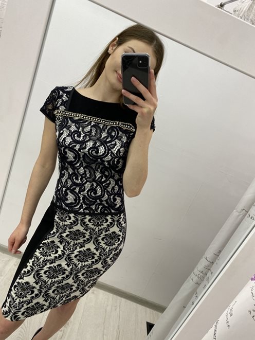 Sukienka ołówkowa koronka wzory  czarny/biały