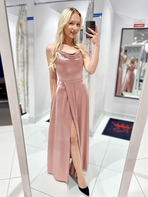 Sukienka długa satynowa wiązana róż