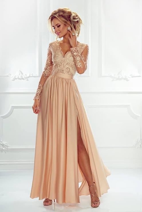 Długa sukienka z koronką złota