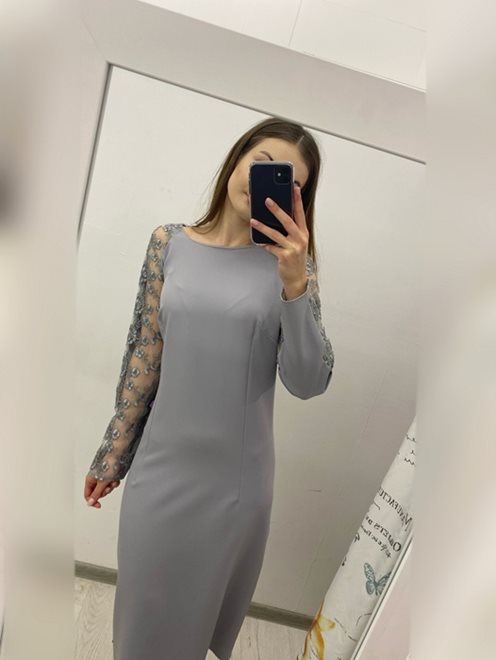 Sukienka trapezowa z koronką szary