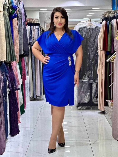 Sukienka krótka przód ozdoba chaber