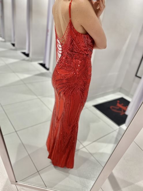 Sukienka długa cekiny odkryte plecy czerwona