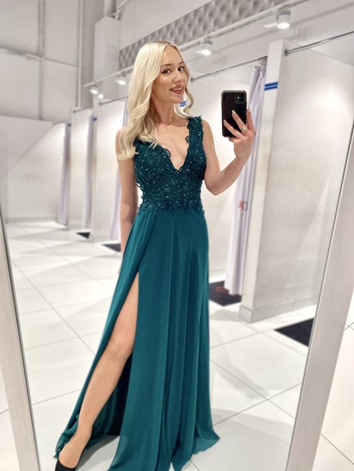 Długa sukienka z wycięciem v zielony