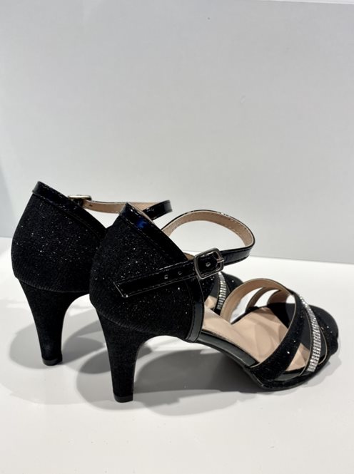 Szpilki ozdobny przód czerń